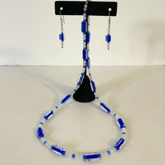 Beautiful Beaded 18" Necklace and 1"Dangle Earring Set-Blue, White, Clear Beads - Picture 1 of 7